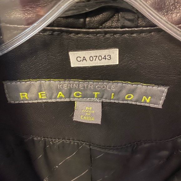 VTG 90s Kenneth Cole black LEATHER JACKET - Picture 3 of 3